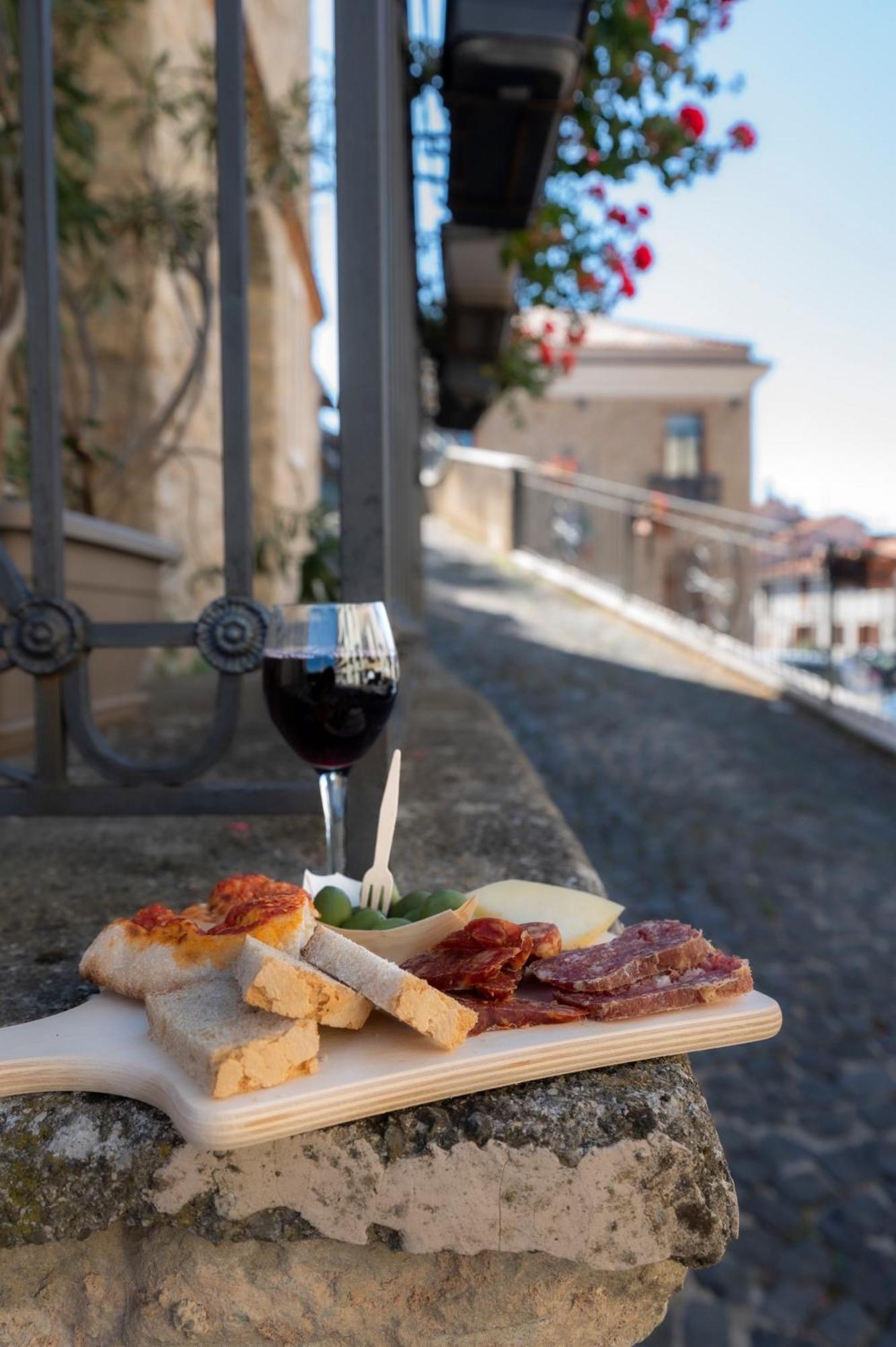 Piazza Laurino Apartments Basic Excursions Alto Cilento Cammino Giubilare Di Santelena Exteriör bild